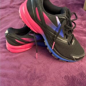 Brooks Women's Black, Pink, and Blue Athletic Shoes